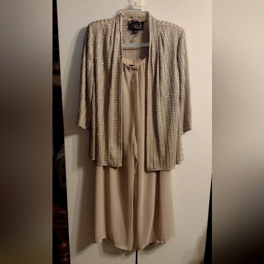 Evening/ Semiformal 2pc Pantsuit.